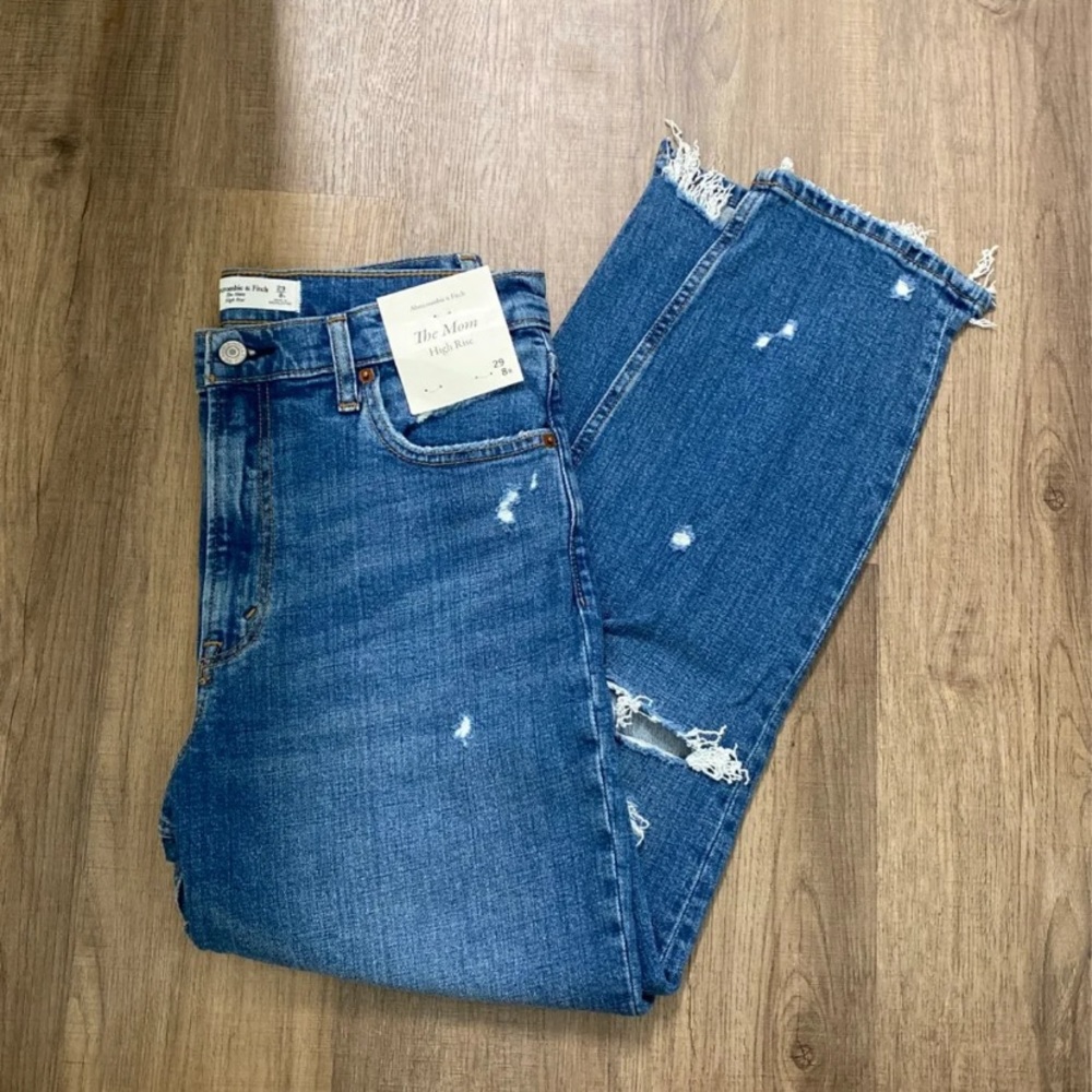 NWT Abercrombie mom jean